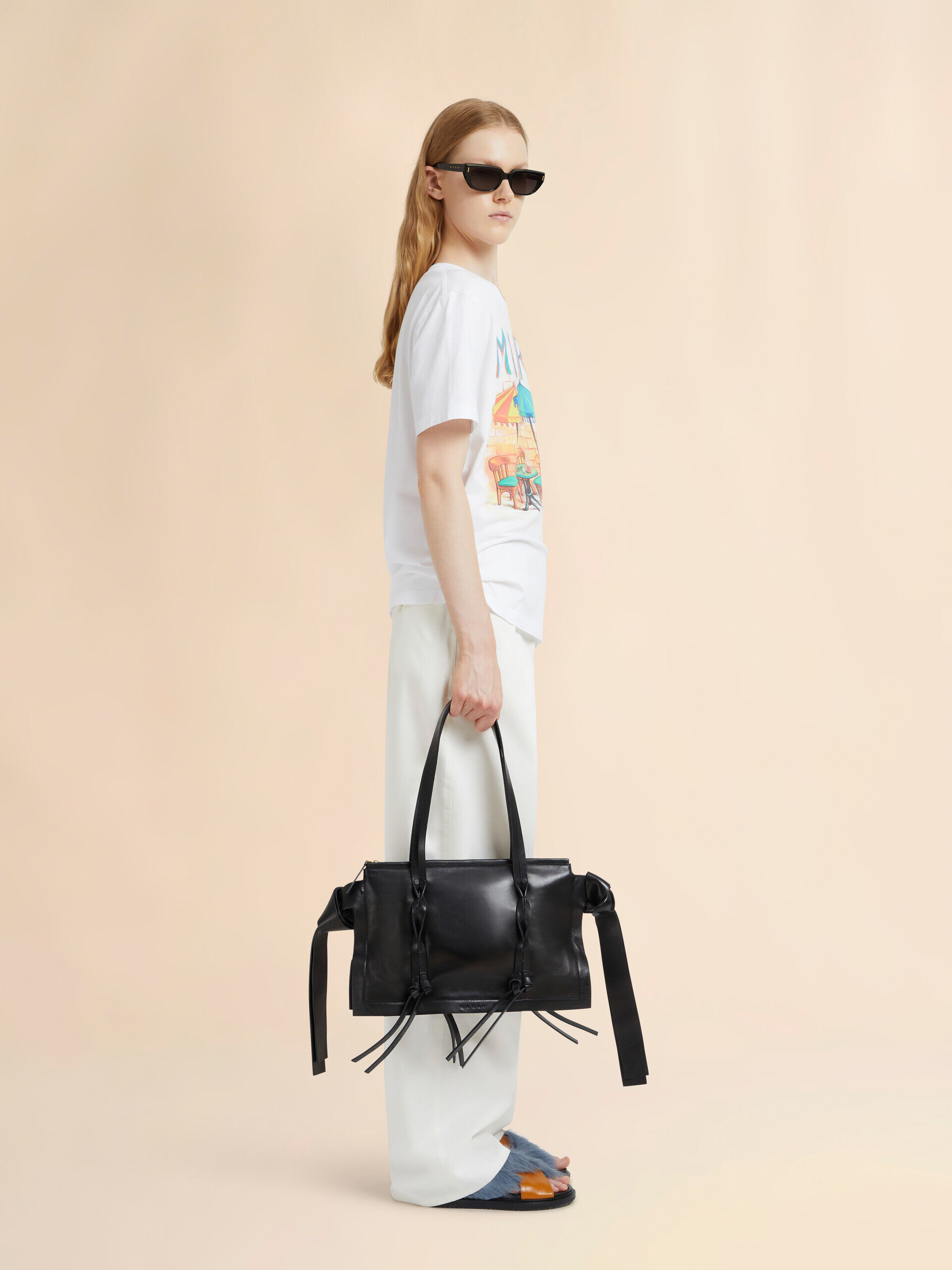 ブラック レザー製 Amulet スモールバッグ | Marni