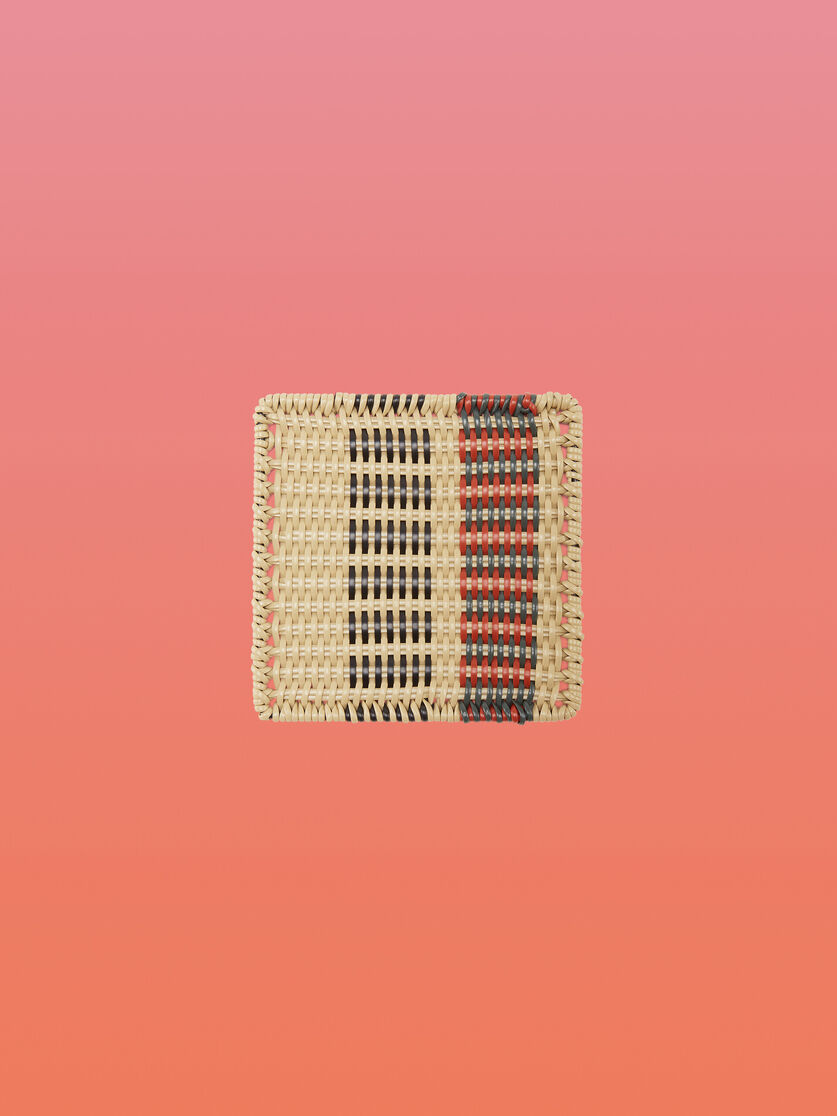 MARNI MARKET quadratische Matte mit Streifenmotiv aus Eisen und beigem, rotem und braunem gewebten PVC - Accessoires - Image 1