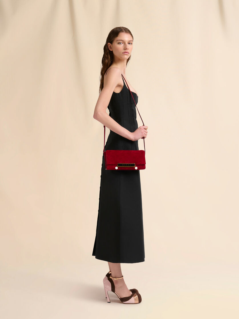 Clutch VHS in suede rosso - Borse a spalla - Image 2