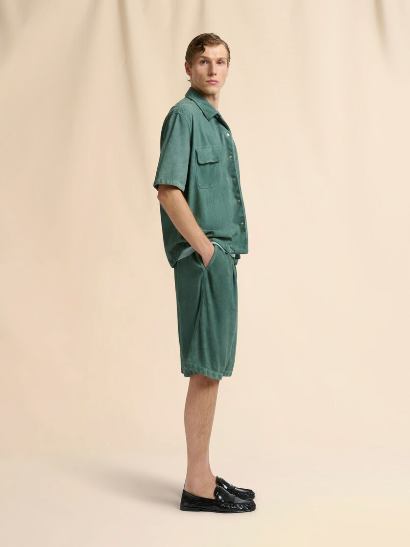 Green suede shorts with pleats, Image 5