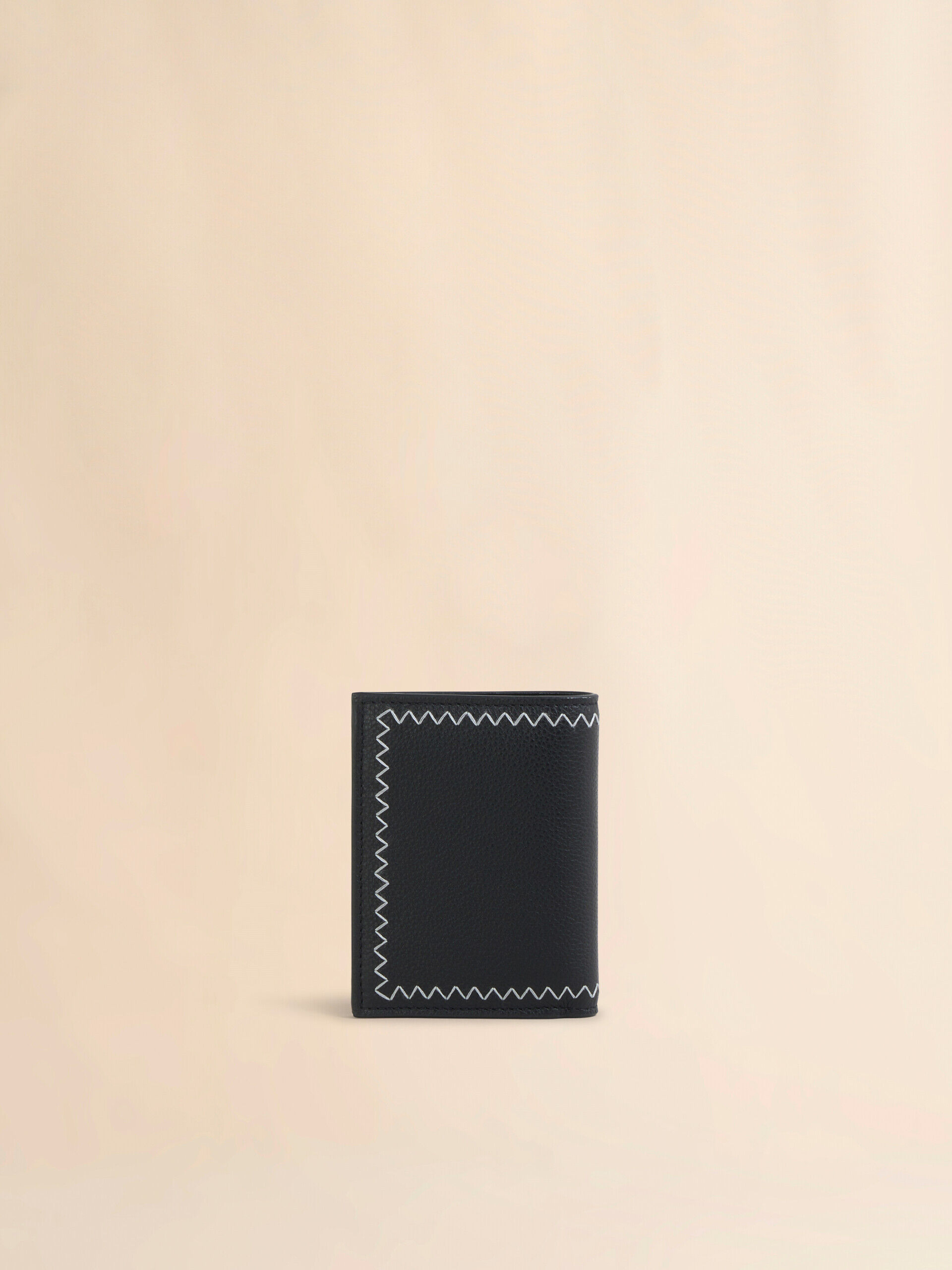Marni ブラック レザー製二つ折りウォレット、マルニメンディング刺繍入り ブラック レザー製二つ折りウォレット、マルニメンディング刺繍