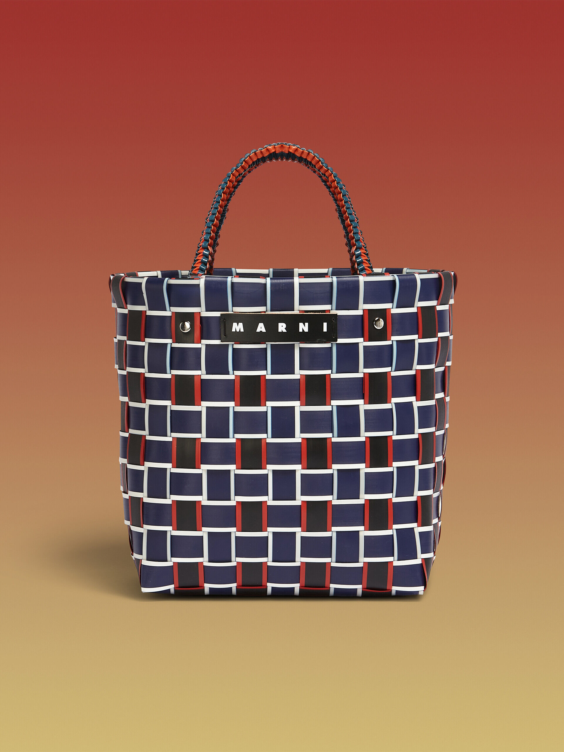 ブルー&ブラック ウォーブン素材製 MARNI MARKET TAPE BASKET