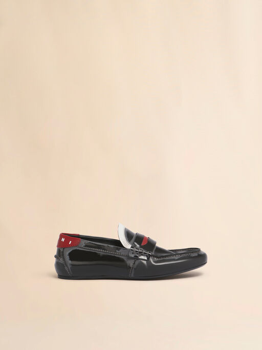 Black leather moccasin with logo tab - Mocassin