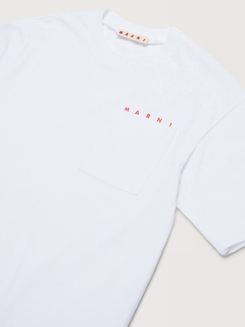 White T-shirt with pocket, Image 3
