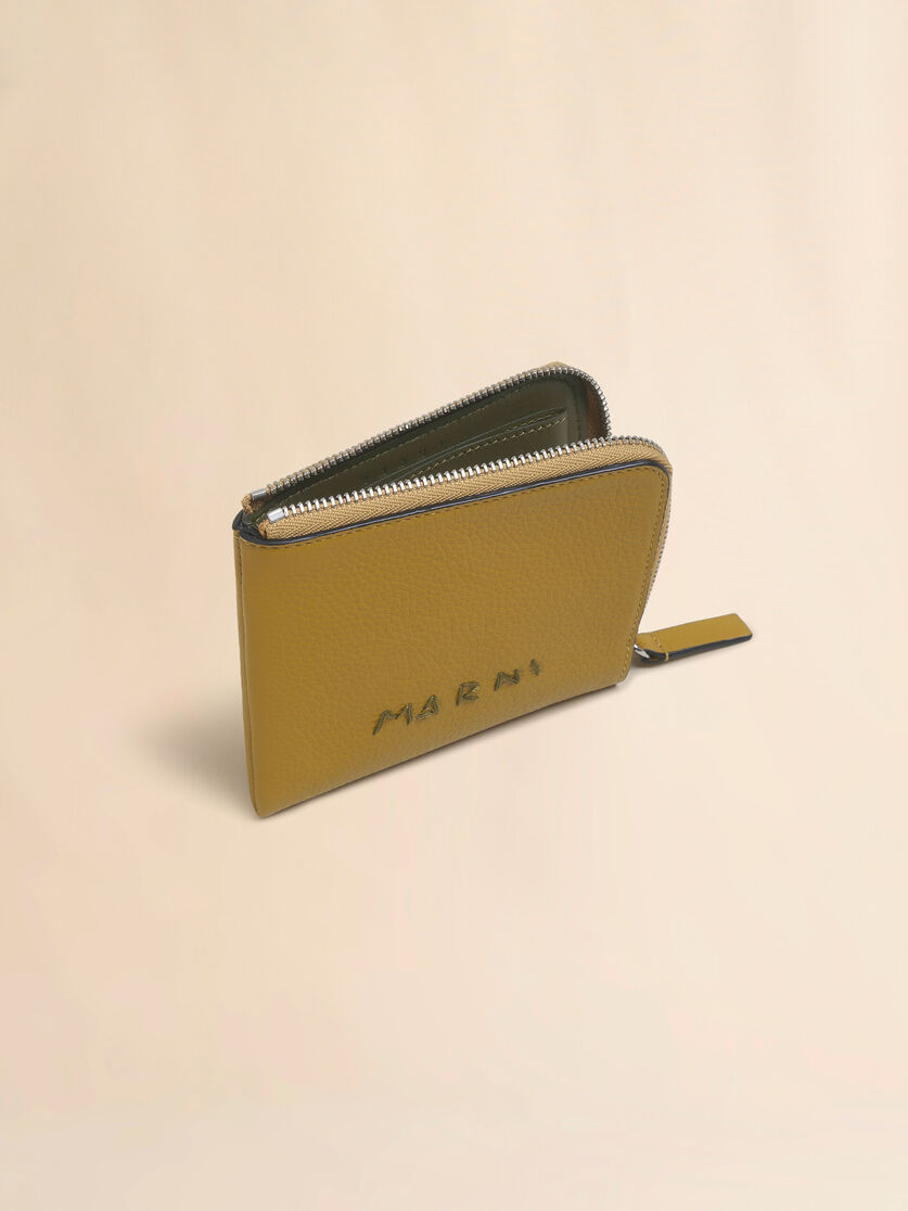 グレー レザー製ラウンドファスナーウォレット、マルニメンディング刺繍入り - 財布 - Image 2