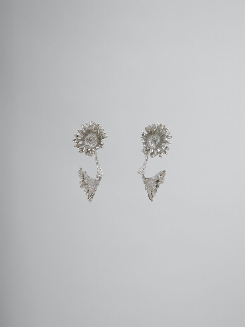 Metal daisy earrings - Earrings - Image 1