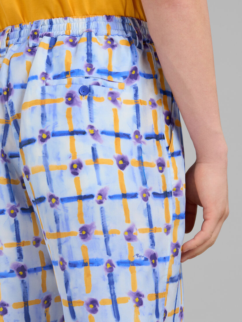 Light blue Habotai silk drawstring shorts with Saraband print - Pants - Image 4