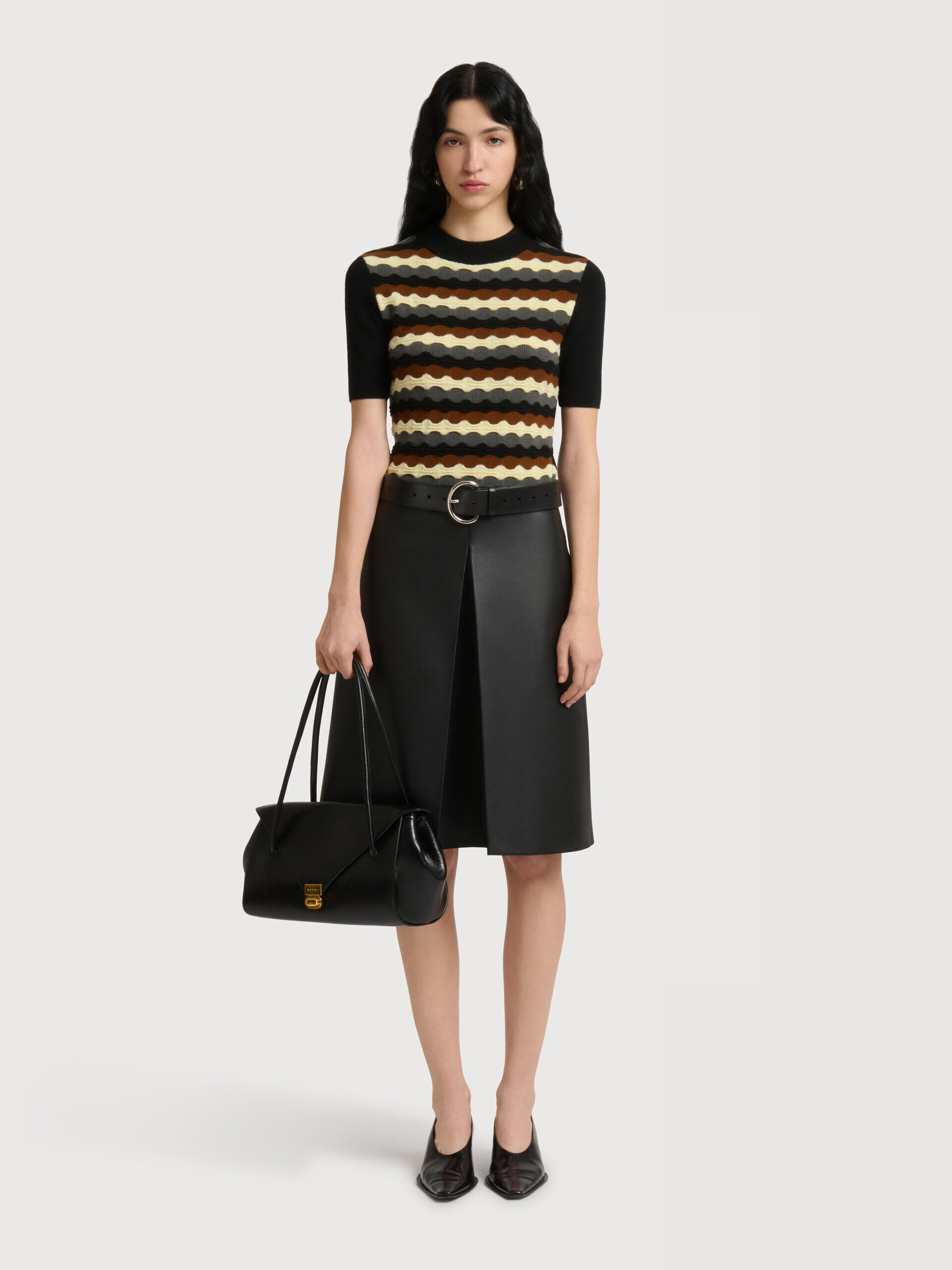 ブラック レザー E/W ショルダーバッグ | Marni