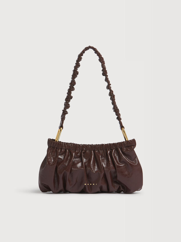 Clutch de piel fruncida marr&oacute;n - Bolsos de hombro
