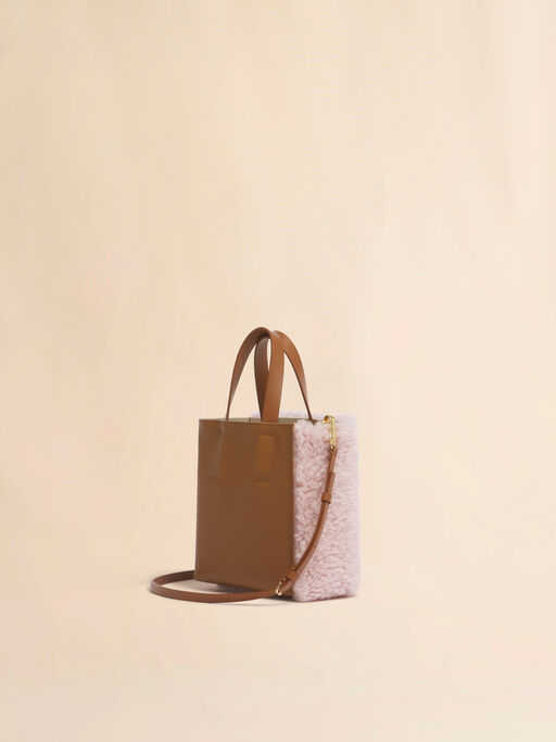ピンク ブラウン シアリング＆レザー製 Museo ソフトミニバッグ - ショッピングバッグ