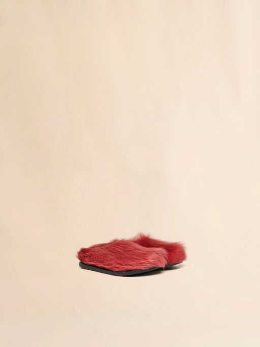 Red long-hair calfskin fussbett sabot - Sandals