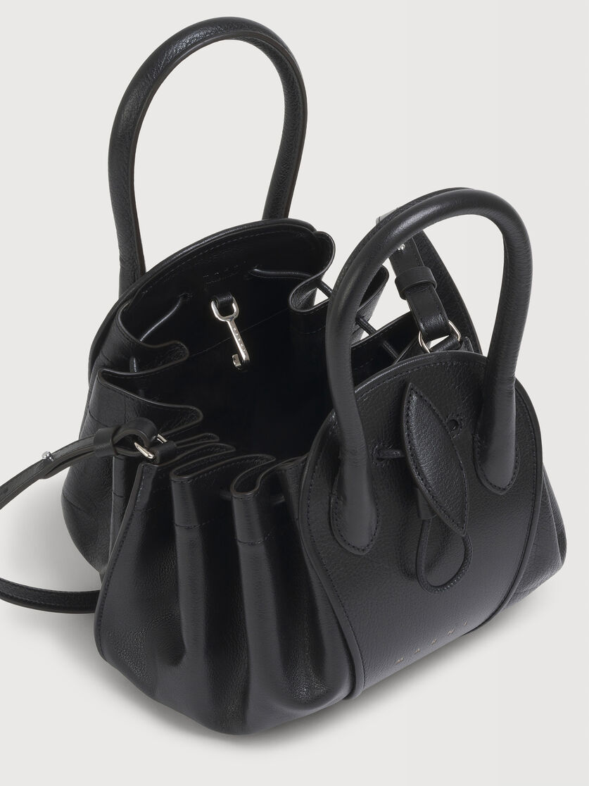 Borsa Tulipea piccola in pelle nera, Image 3