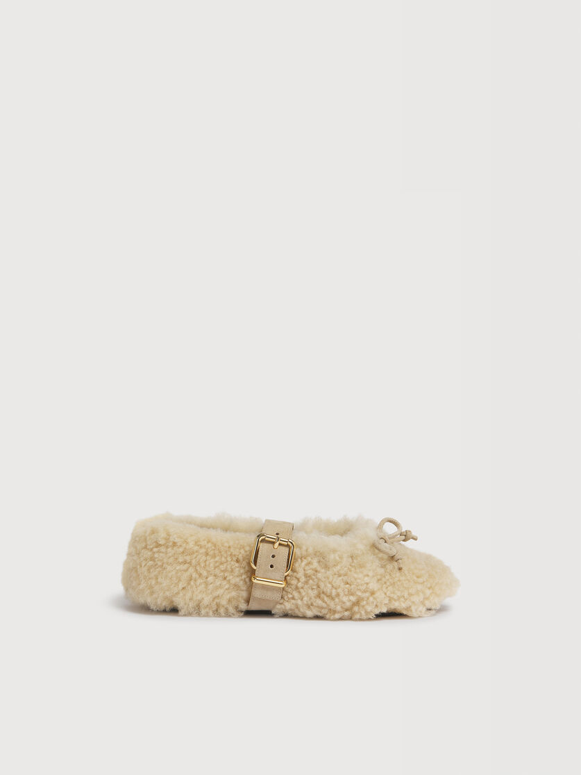 Cream shearling ballerina with buckle, Image 1