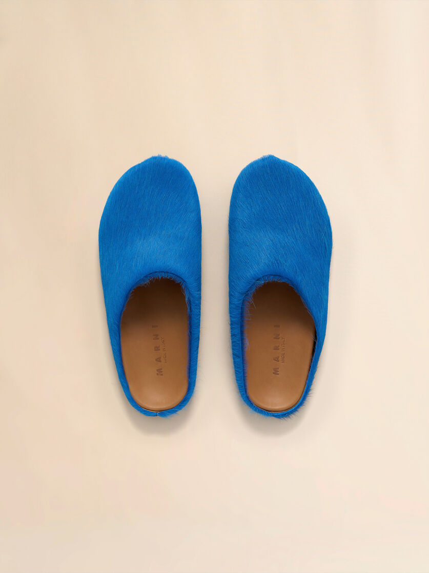 Blue long hair calfskin Fussbett sabot - Clogs - Image 4