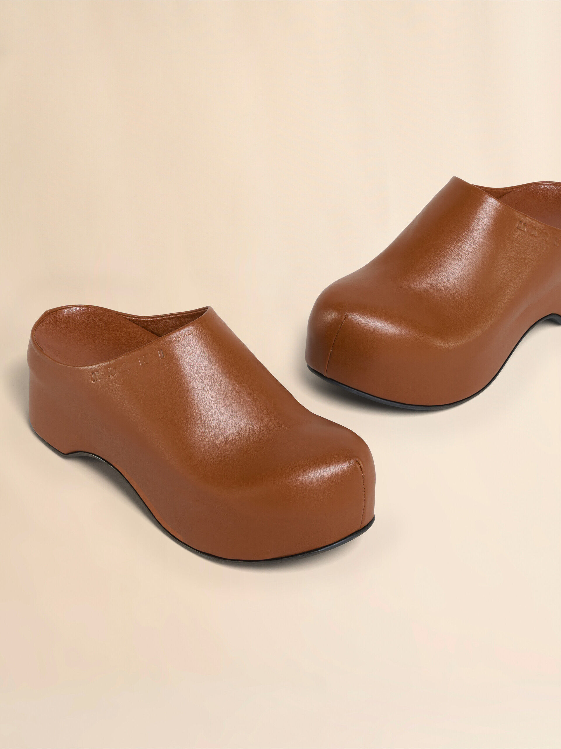 MARNI チャンキ スリッホン クロック SAMS021004P4122 00W01 ブラウン レザー製チャンキークロッグサボ | Marni