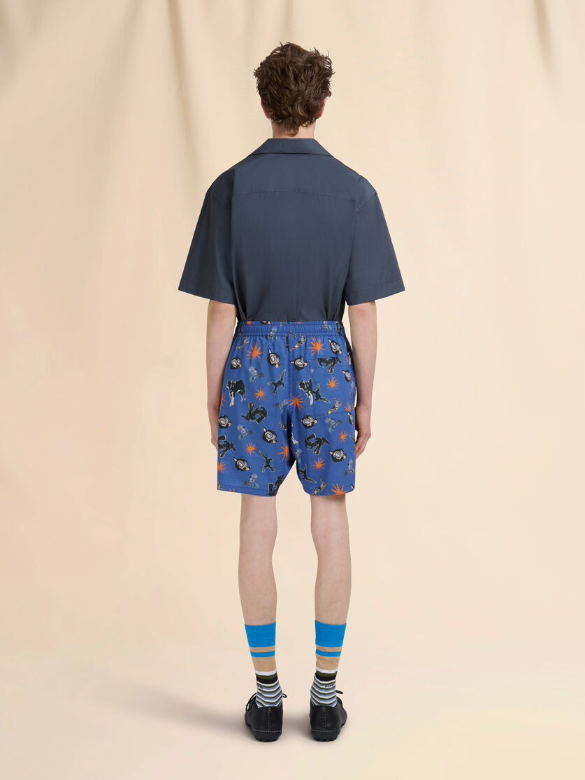 Blue poplin Bermuda shorts with Wolves, Ravens and Doves print - Swimwear - Image 3