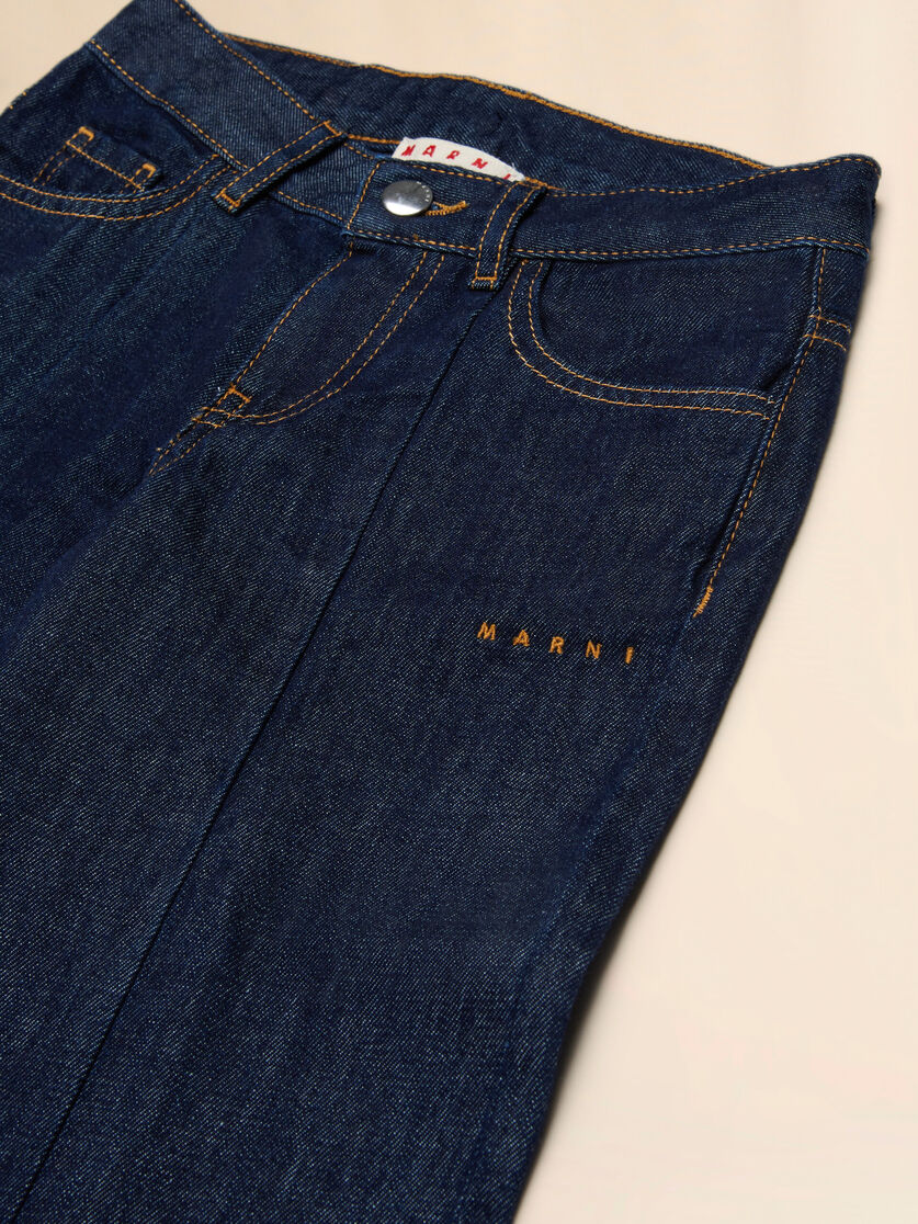 Deep blue denim jeans with tobacco stitching, Image 3