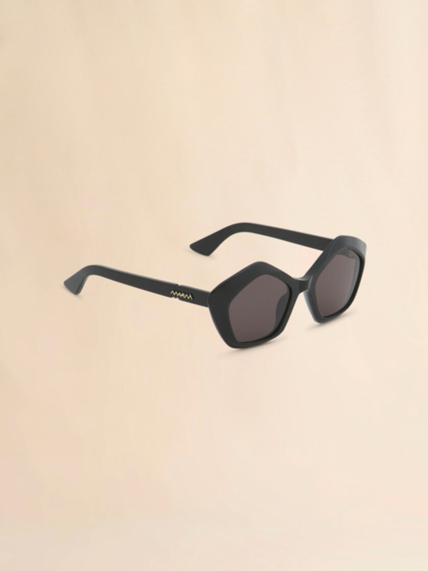 Black Eluvi sunglasses, Image 3