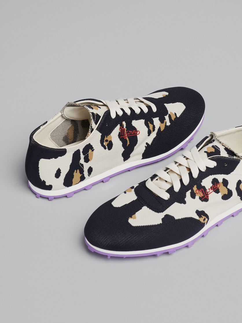 Zapatillas de caña baja PEBBLE de jacquard elástico con estampado de leopardo - Sneakers - Image 5