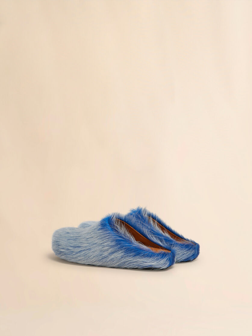 Blau-graue Fußbett-Sabots aus Kalbsfell - Holzschuhe - Image 3