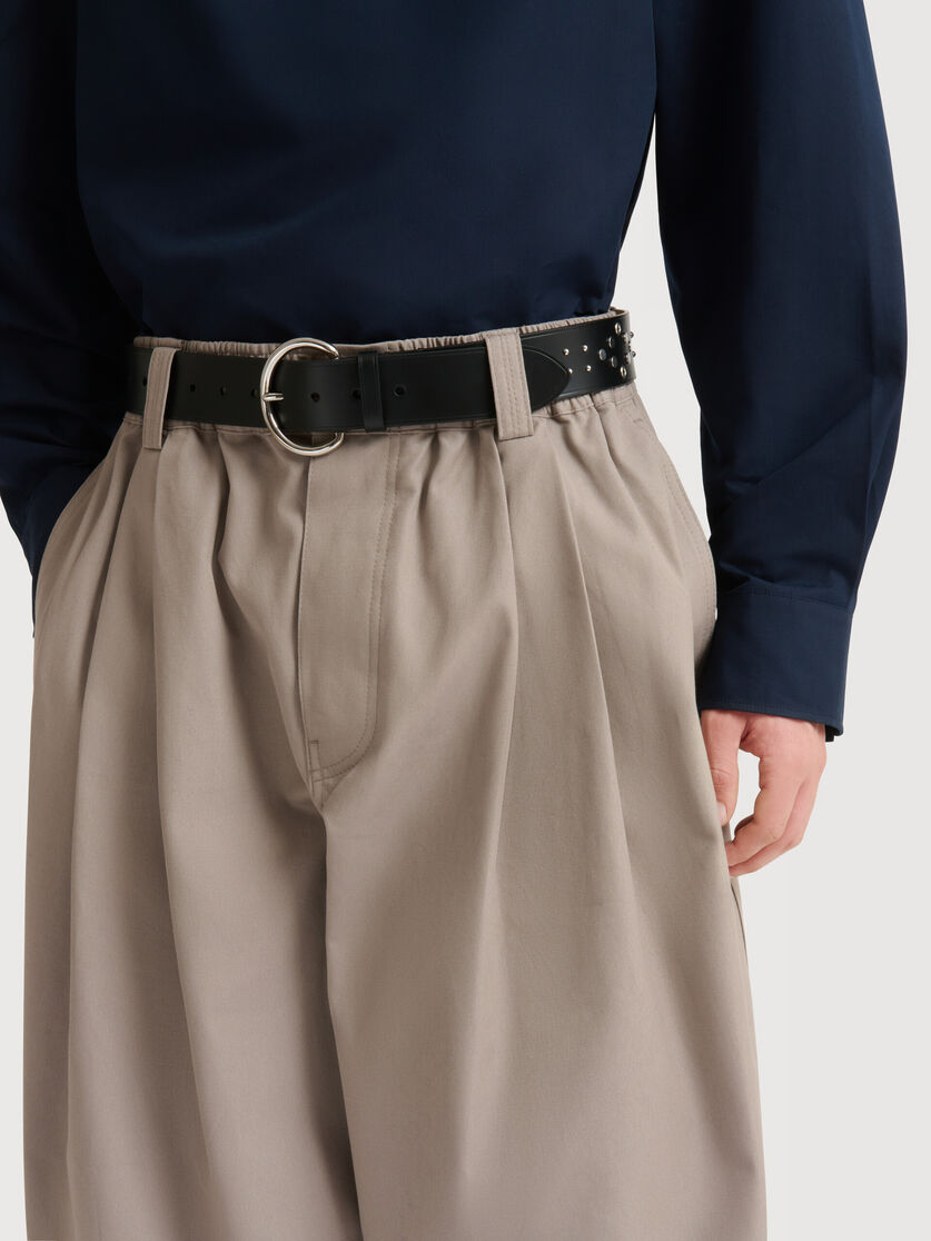 Grey canvas trousers with pleats, Image 5