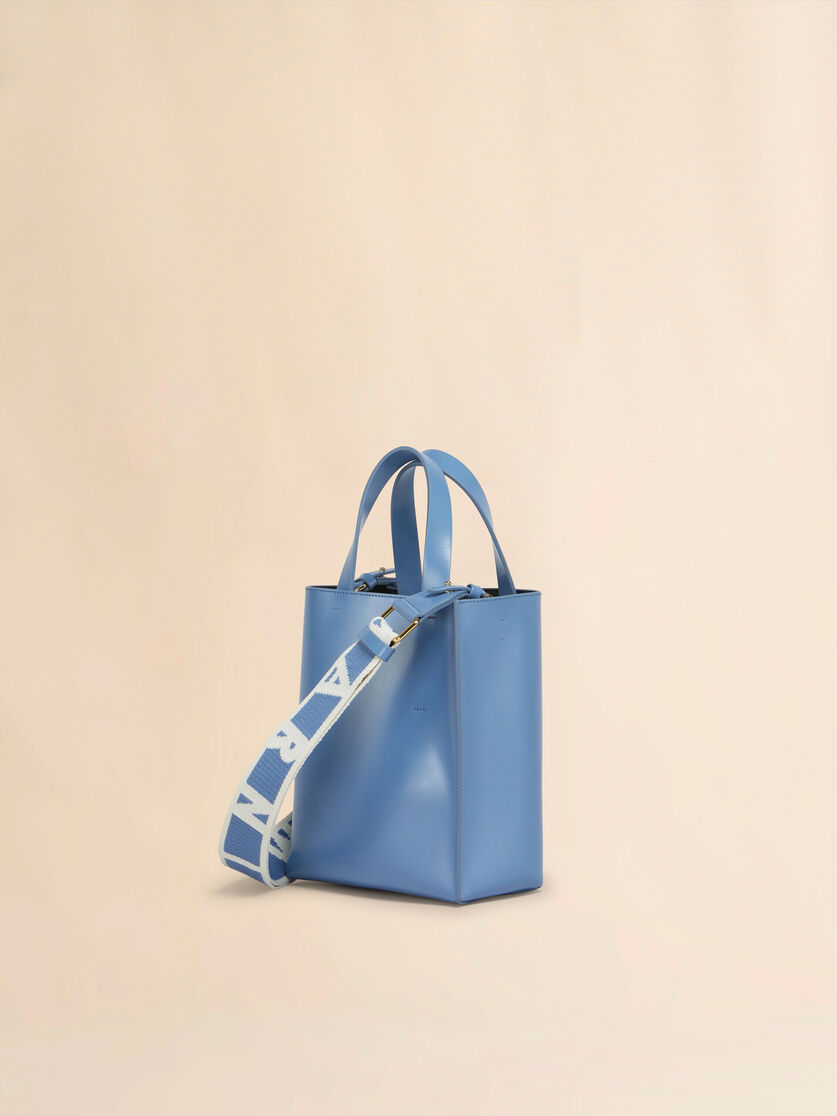 Mini-sac Museo en cuir bleu clair - Sacs cabas - Image 2