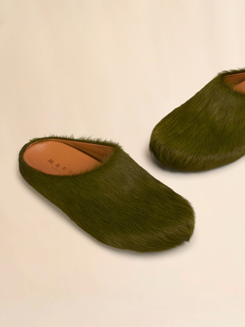 Deep green long hair calfskin Fussbett sabot, Image 4