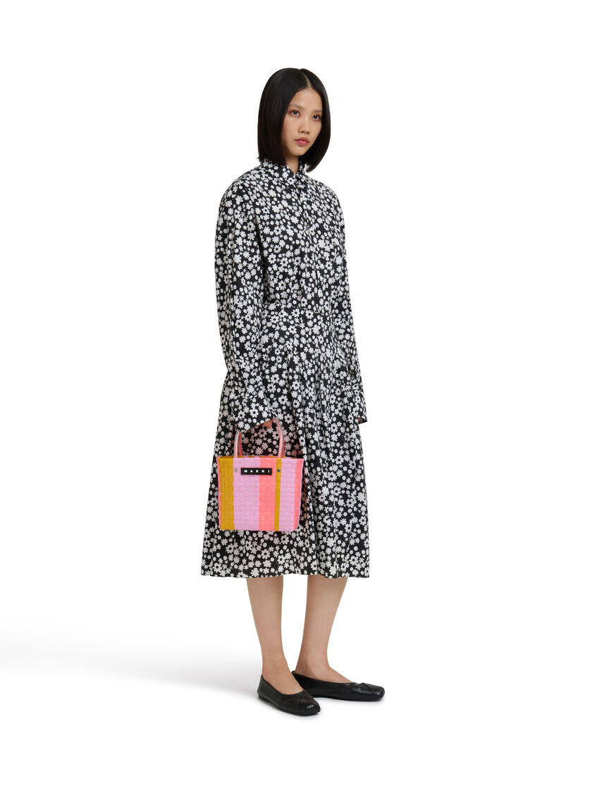 イリスブルー MARNI MARKET MINI STRIPE BASKET - ショッピングバッグ - Image 2