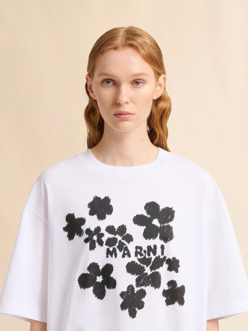 White cotton T-shirt with Daisy Garden print - T-shirts - Image 4