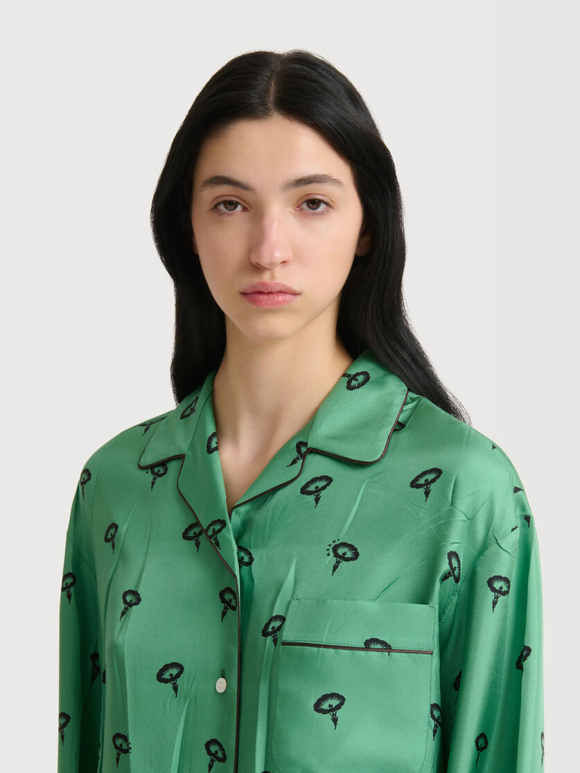 Green silk twill pyjama shirt with floral print, Image 5