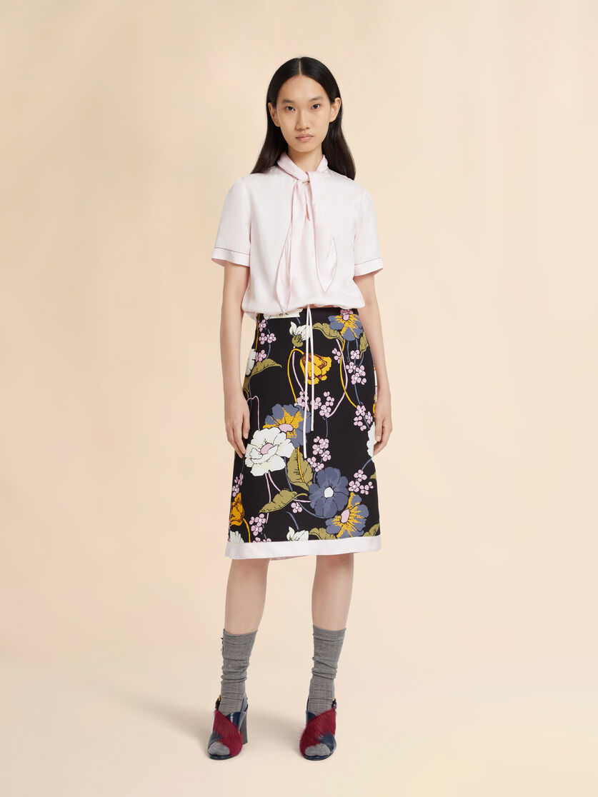 Melodiaプリント ブラック エンヴァースサテンスカート, Image 2