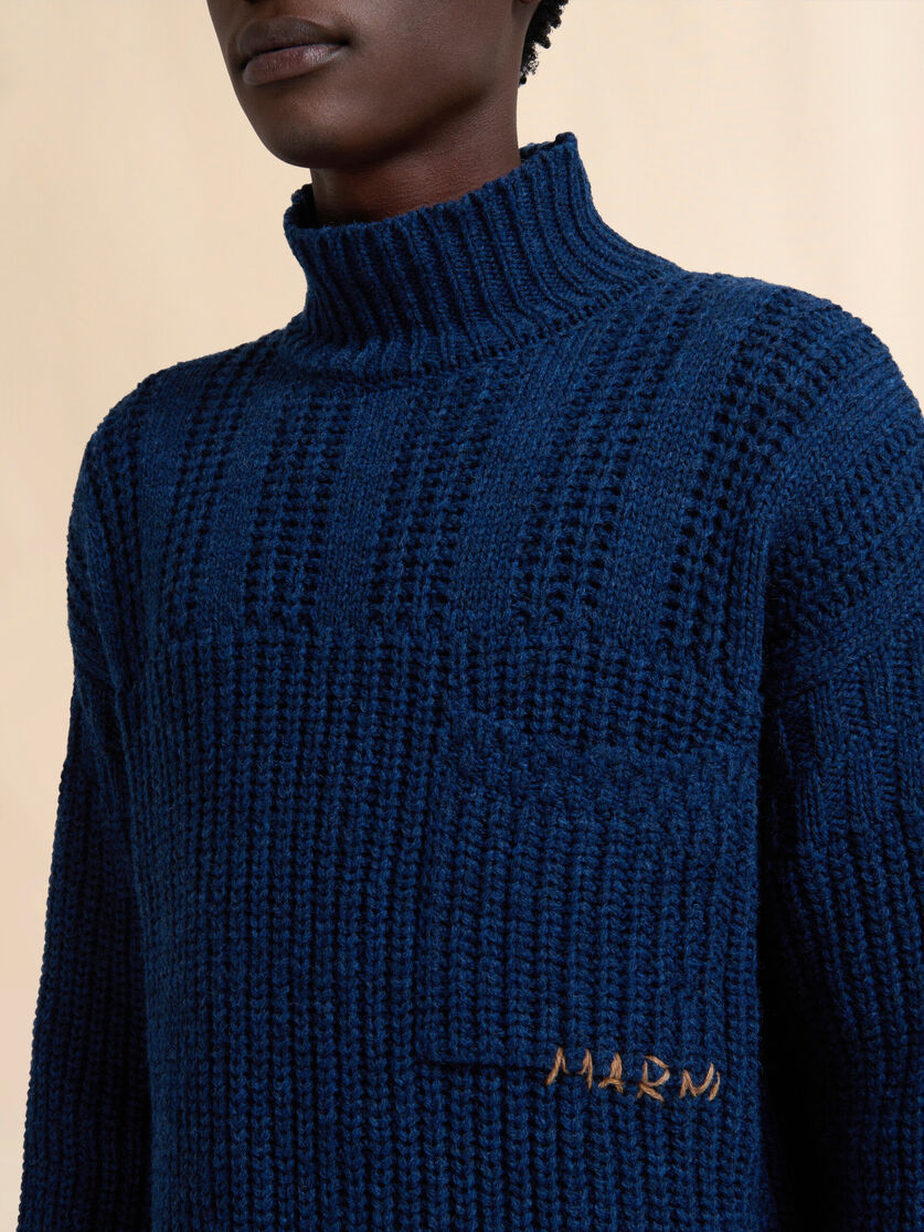 Grauer Pullover aus Schurwolle mit ausgefranstem Saum - Pullover - Image 4