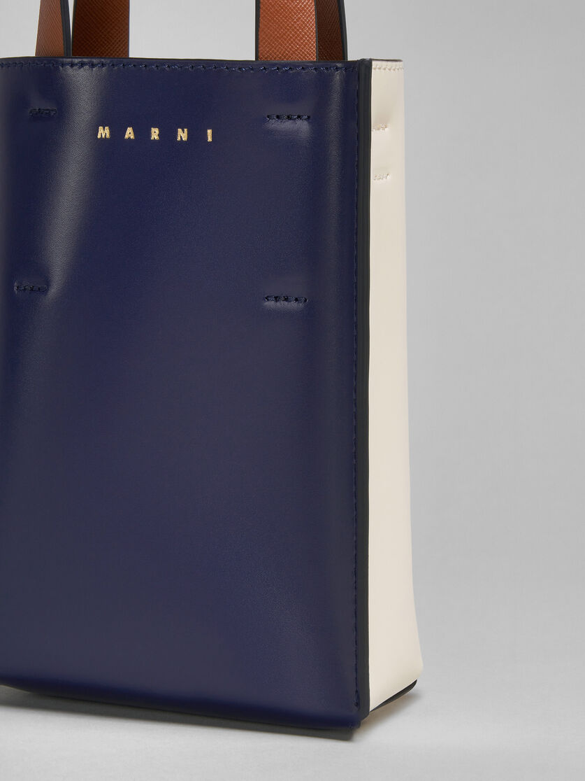 Nano-Tasche MUSEO aus Leder in Blau und Weiß - Shopper - Image 5
