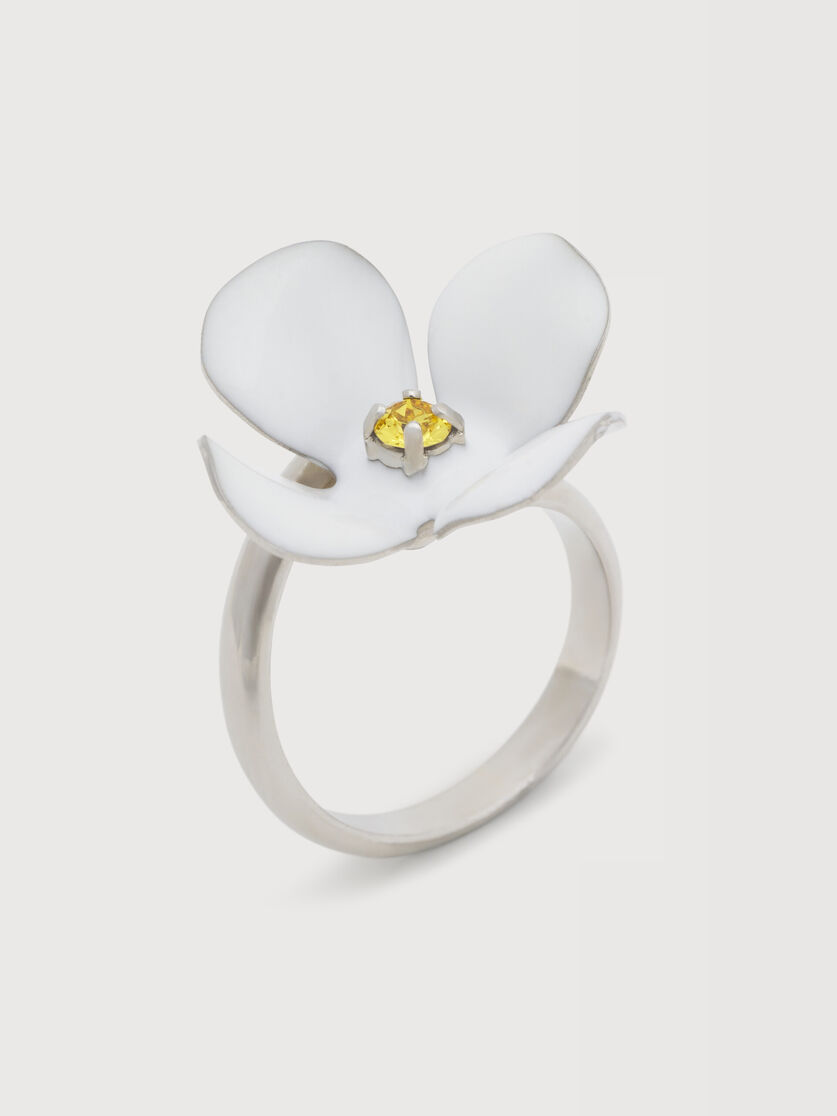 White enamel daisy ring, Image 4