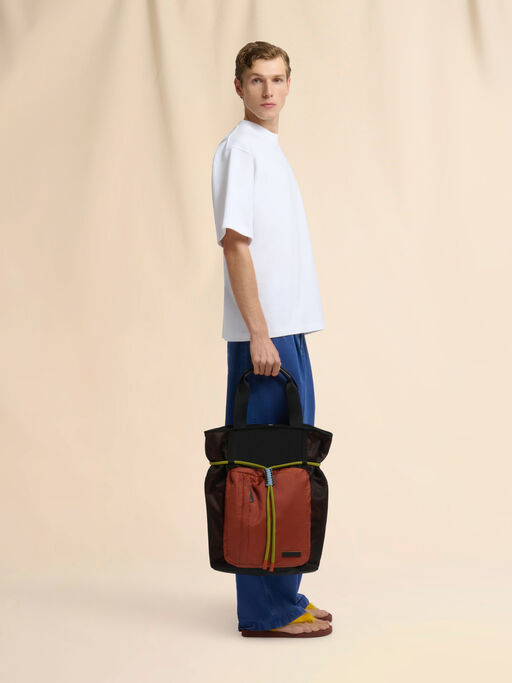 ブラウン＆ブラック ナイロン製 Modulus バックパック - ショッピングバッグ