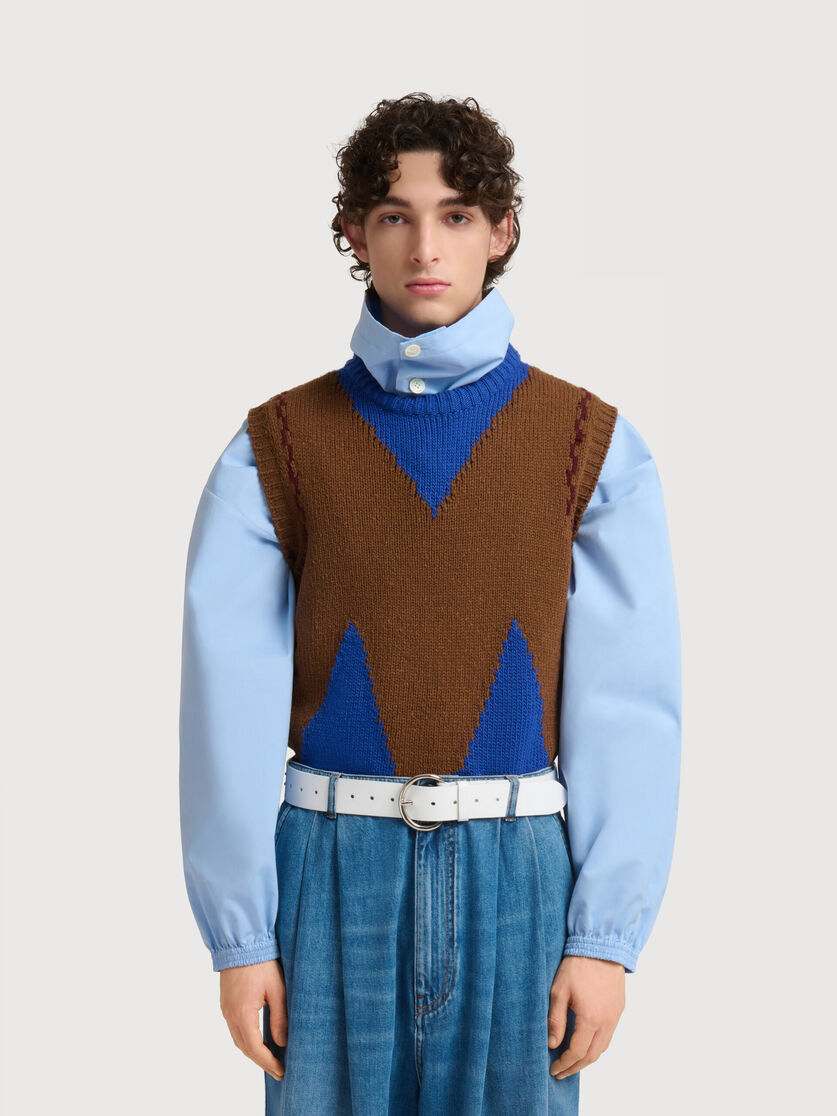 Brown wool vest with M intarsia, Image 2