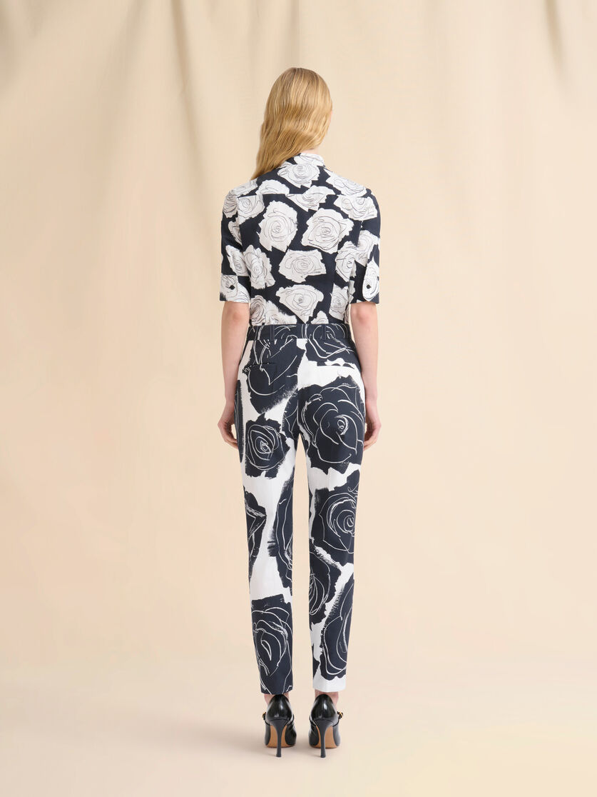White poplin Capri trousers with Cybele print - Pants - Image 3