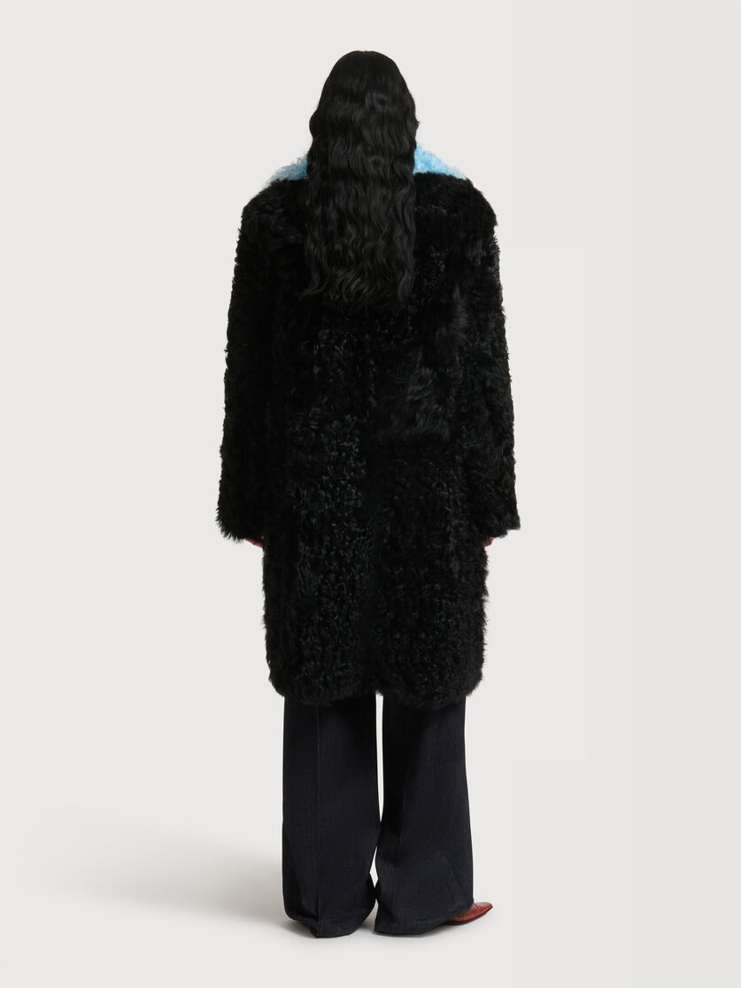 Black shearling coat with colour-block details, Image 4