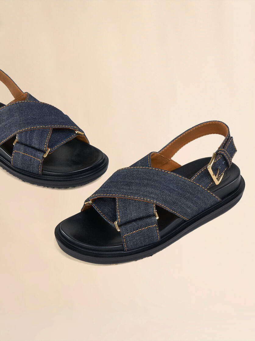Sandalia entrecruzada de denim azul - Sandalias - Image 5