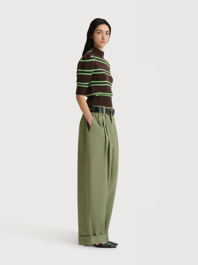 Green canvas trousers with pleats, Image 3