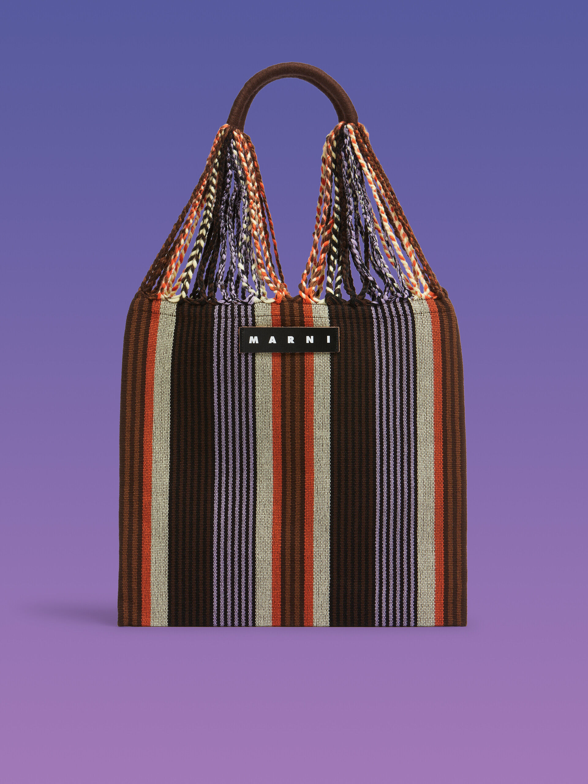 新品未使用タグ付き！MARNI MARKET ハンモックバック　人気色　完売 MARNI マルニ バッグ ハンモックバッグ マルニフラワーカフェ