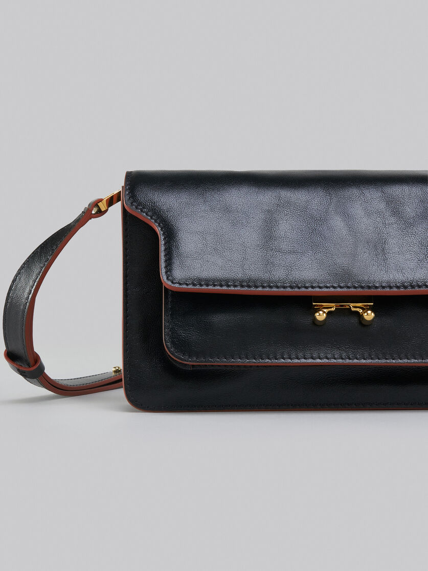 Trunk Soft Bag E/W in black leather - Shoulder Bags - Image 5