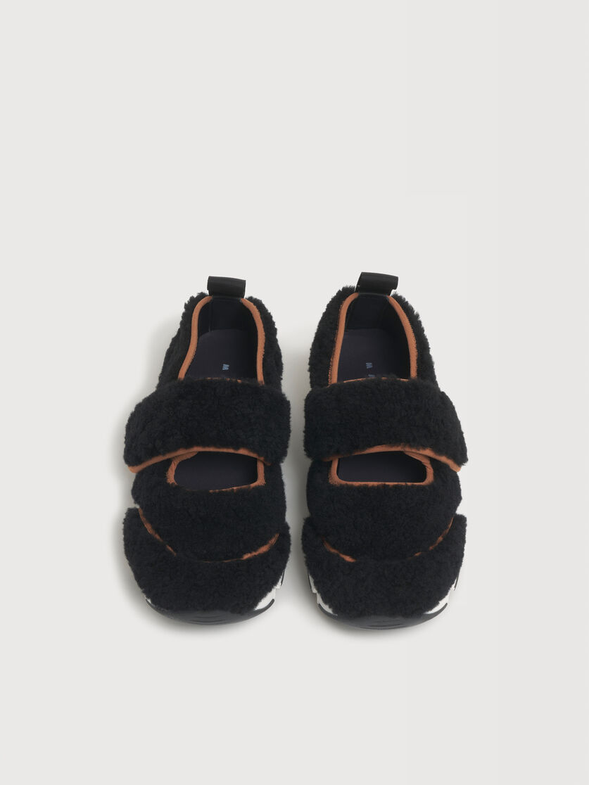 Sneaker Mary Jane in shearling nero, Image 4