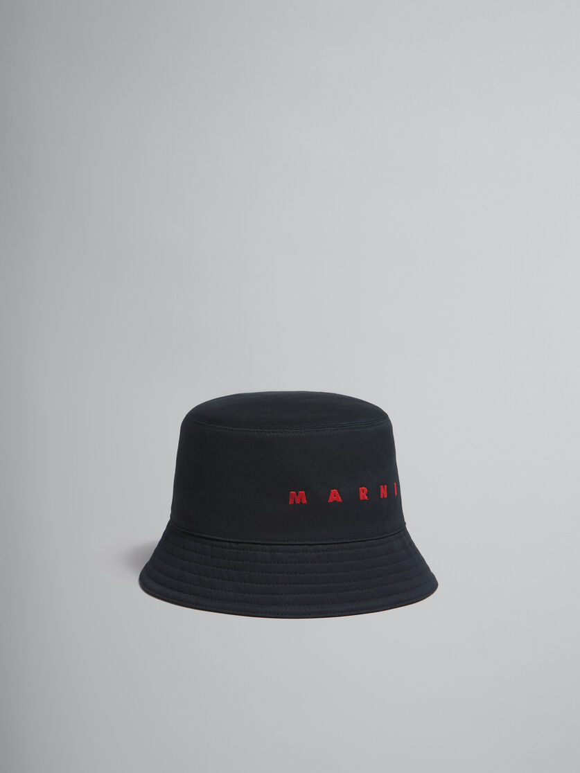 로고 자수 장식 유기농 블랙 개버딘 버킷 햇 - 모자 - Image 1
