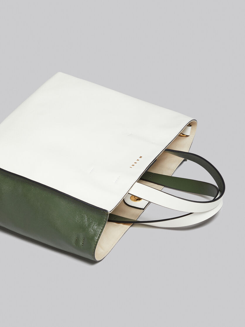 Museo Soft Small Bag in white and green leather, Image 5
