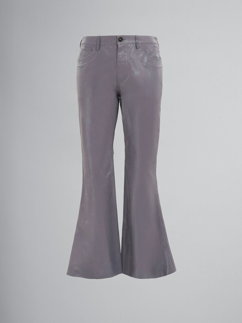 Pantaloni svasati in pelle grigia lucida - Pantaloni - Image 1