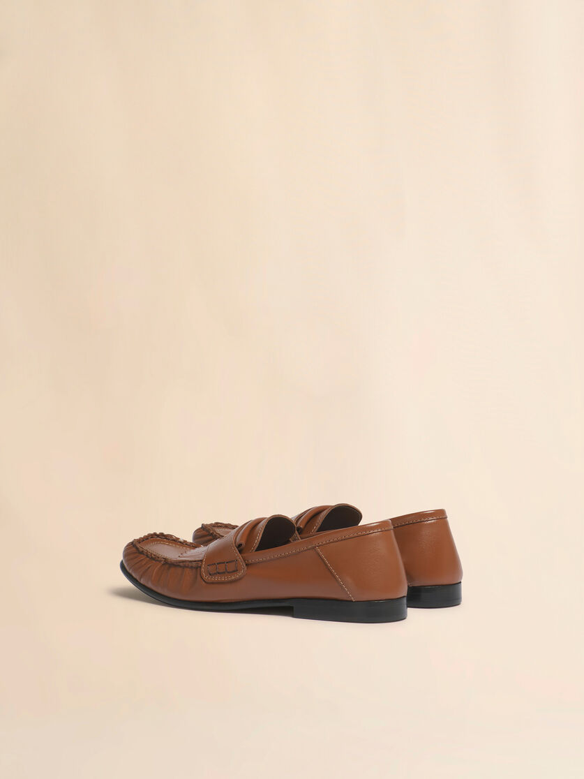 Brown leather tassel loafer with collapsible heel, Image 3