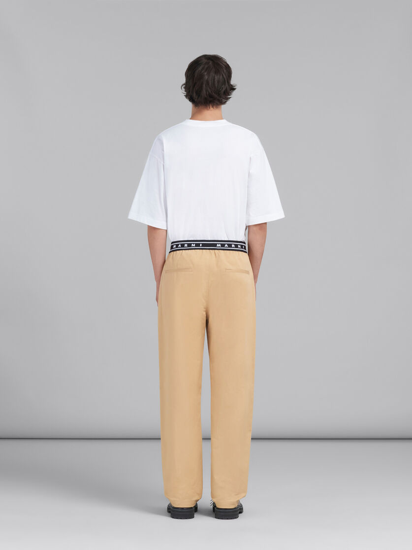 Pantalón de gabardina ecológica azul con logotipo en la parte trasera de la cintura - Pantalones - Image 3