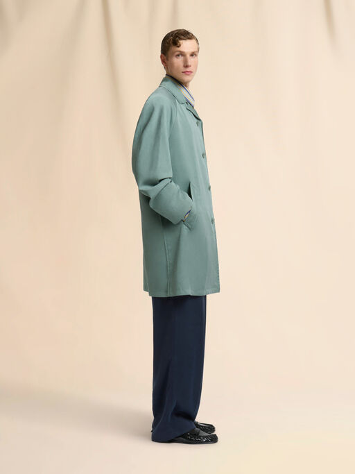 Chemise en popeline ray&eacute;e verte avec lani&egrave;re le long du col - Chemises