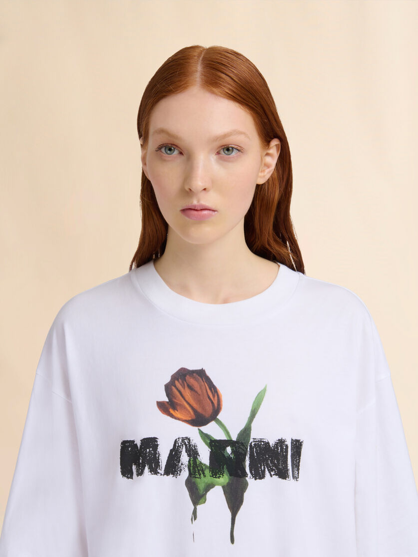 White cotton T-shirt with tulip print - T-shirts - Image 4